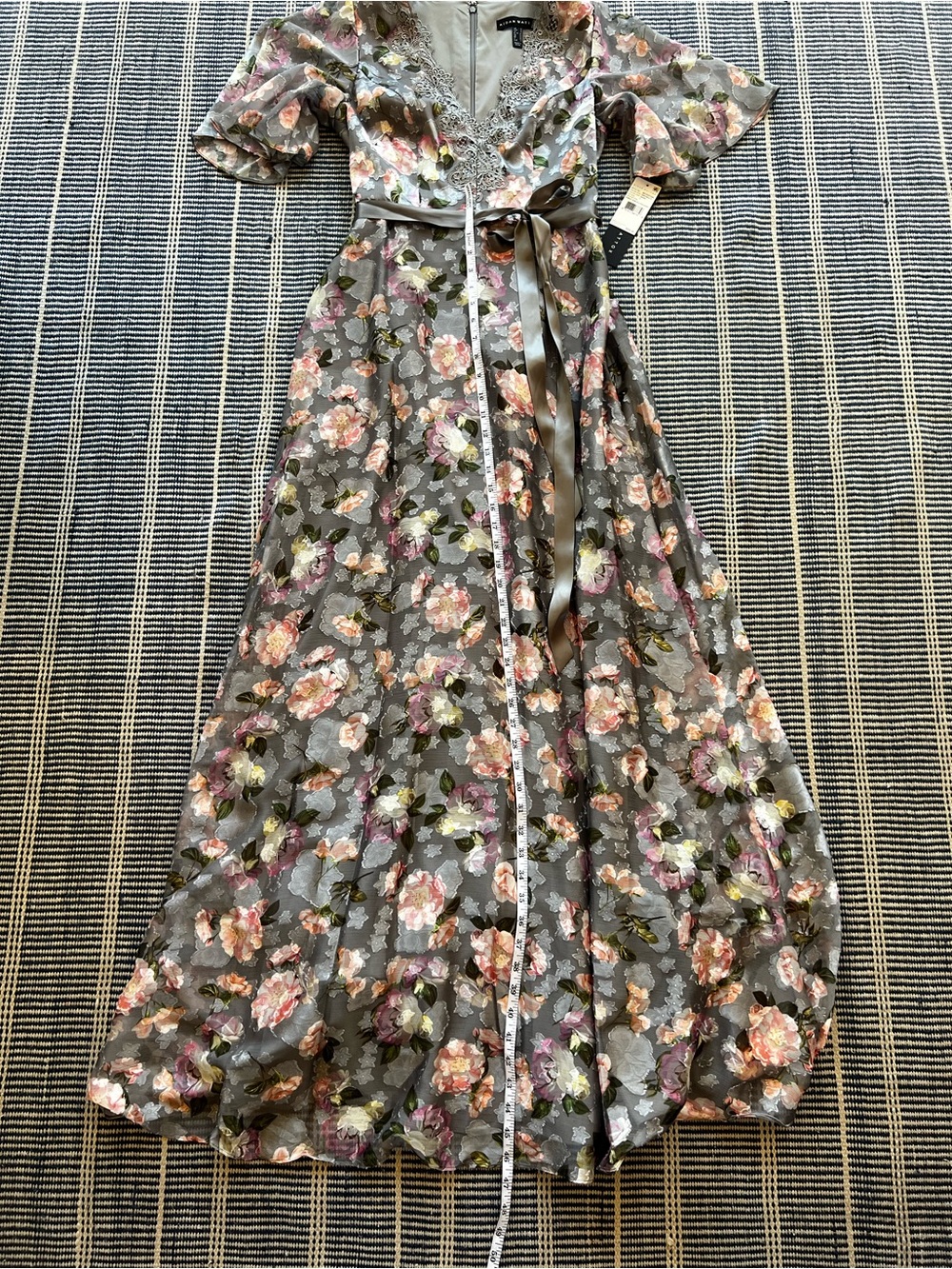 Aidan Mattox burnout gown w flutter sleeves in grey multi size 2 - Picture 8 of 9